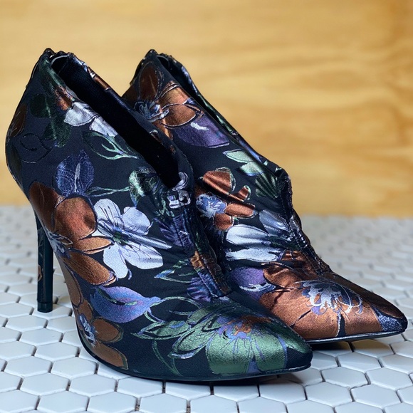 💜💜💜Green floral print bootie!🔥🔥🔥 - Picture 2 of 3